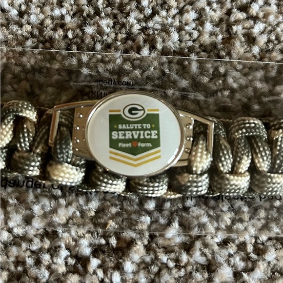 New Green Bay Packers Paracord Camoflauge Bracelet From Lambeau Fleet Farm NFL - Picture 1 of 2